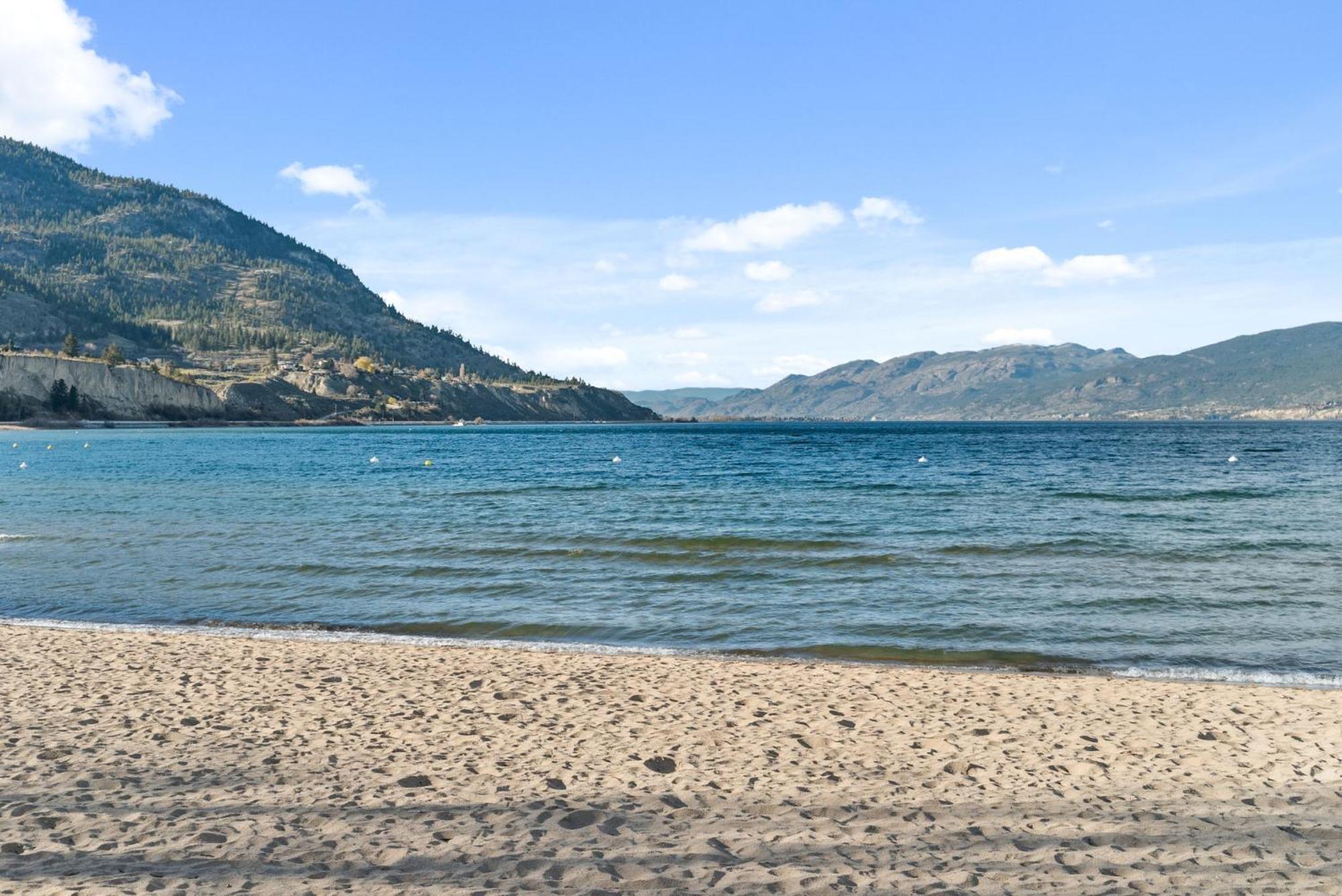 Okanagan Lakefront Resort Penticton Exterior photo