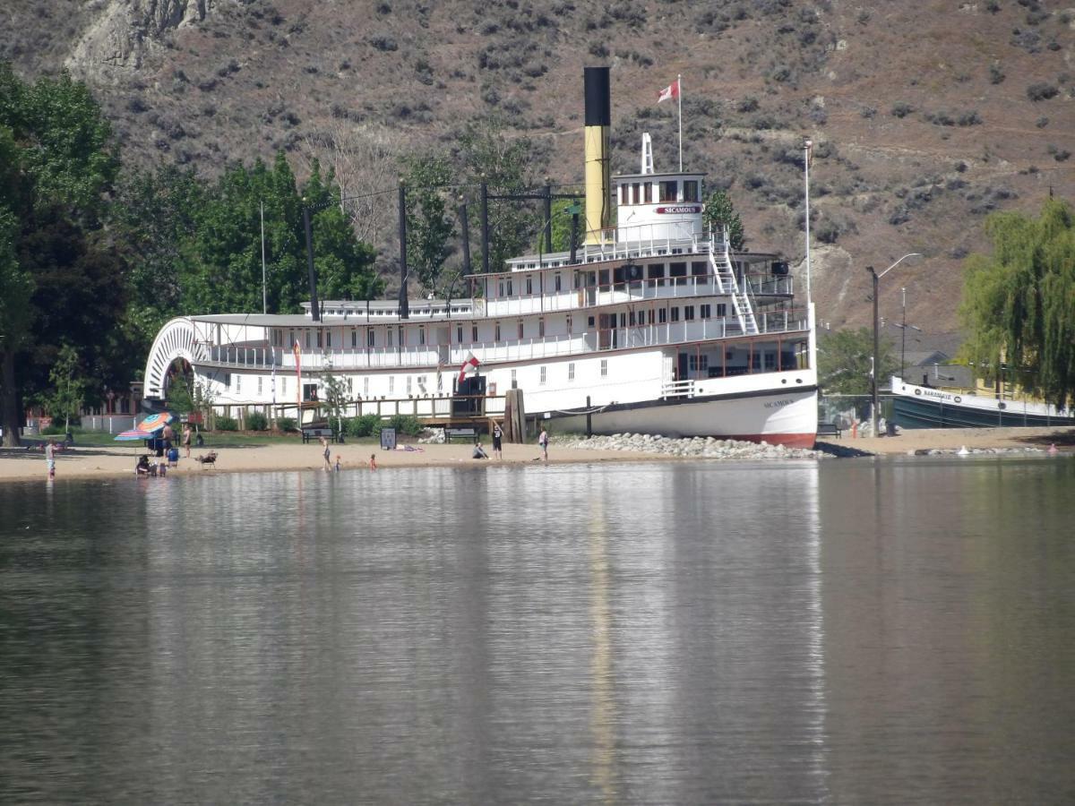 Okanagan Lakefront Resort Penticton Exterior photo